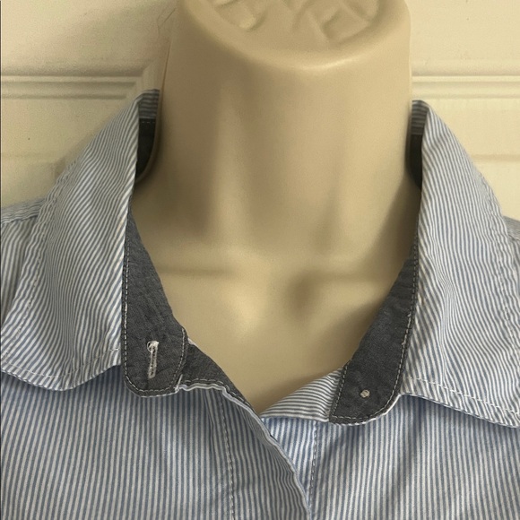 Tommy Hilfiger Light Blue Button-Down Shirt - Picture 6 of 12